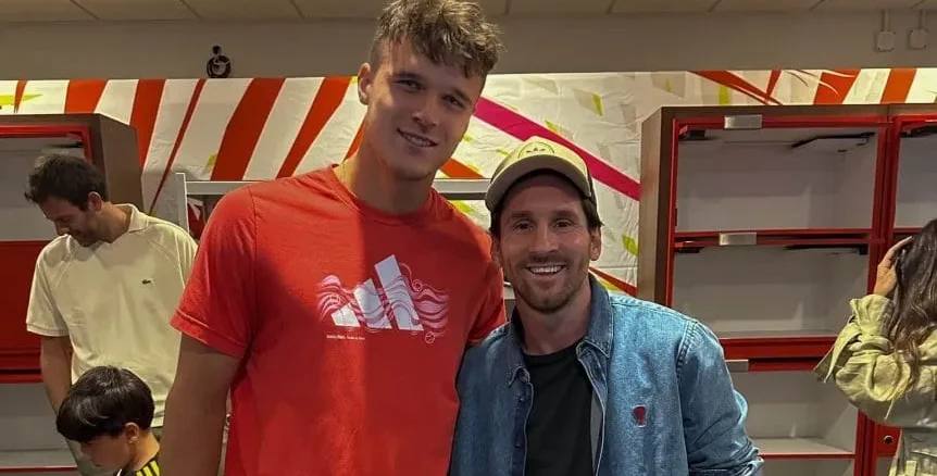 mensik-y-messi_862x485 Mensik y Messi