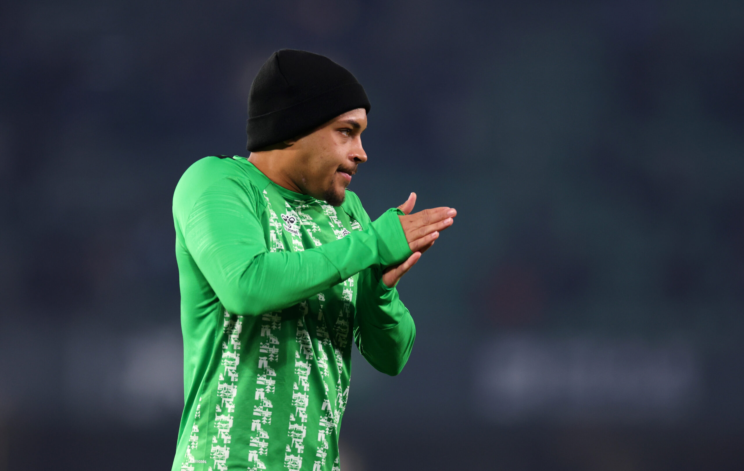 Vitor Roque: «En Betis luchamos por entrar a la Conference League y en Palmeiras, por títulos»