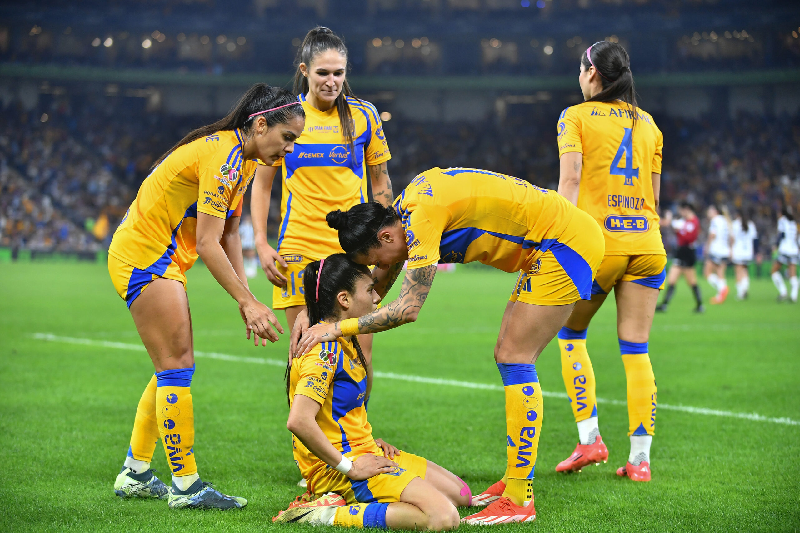 📹 ¡Directo al Puskas! Increíble Golazo de Lizbeth Ovalle para el femenino de Tigres con una pirueta inédita
