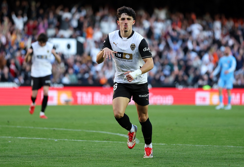Valencia se despegó del descenso en La Liga con un triunfo por 1 a 0 ante Mallorca