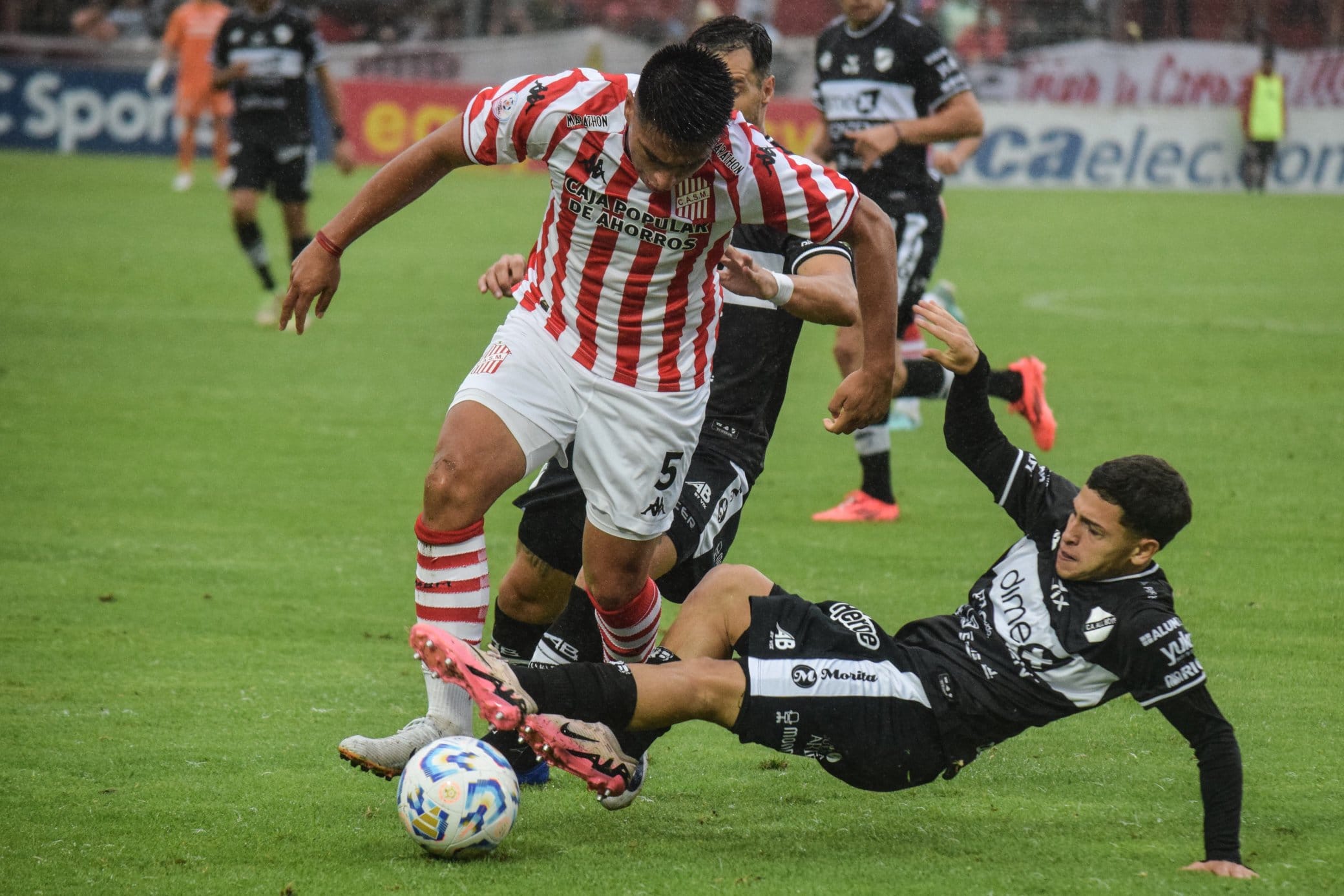 San Martín de Tucumán dejó pasar una gran chance ante All Boys