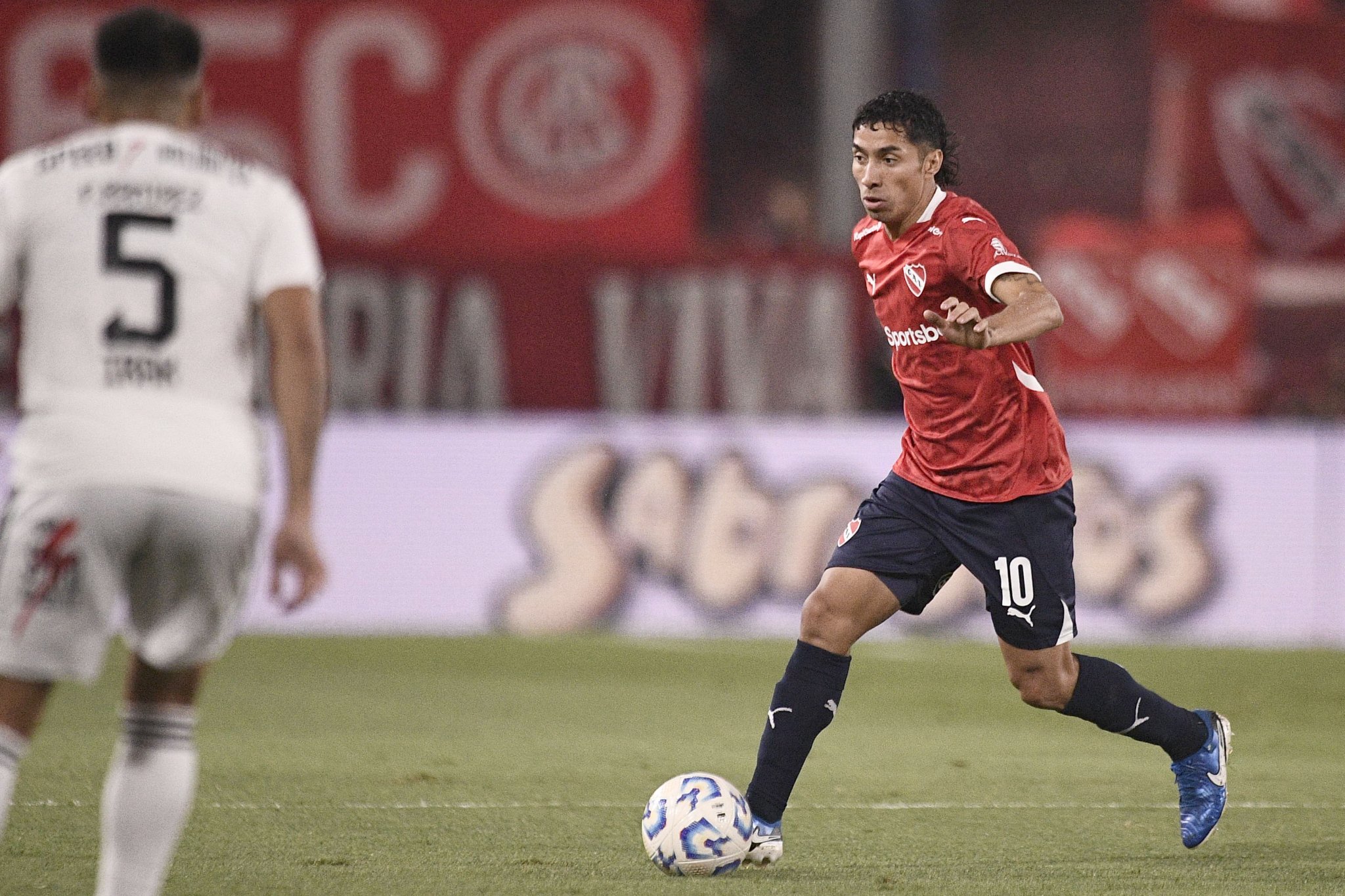 Independiente no pudo ante la vehemencia de Deportivo Riestra