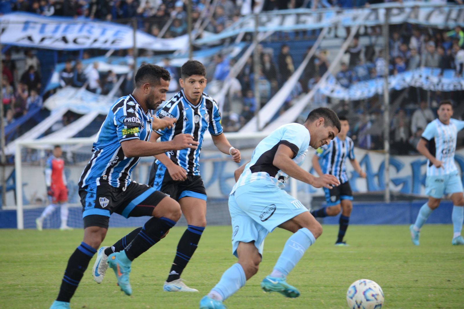 Almagro y Racing de Córdoba repartieron puntos en José Ingenieros