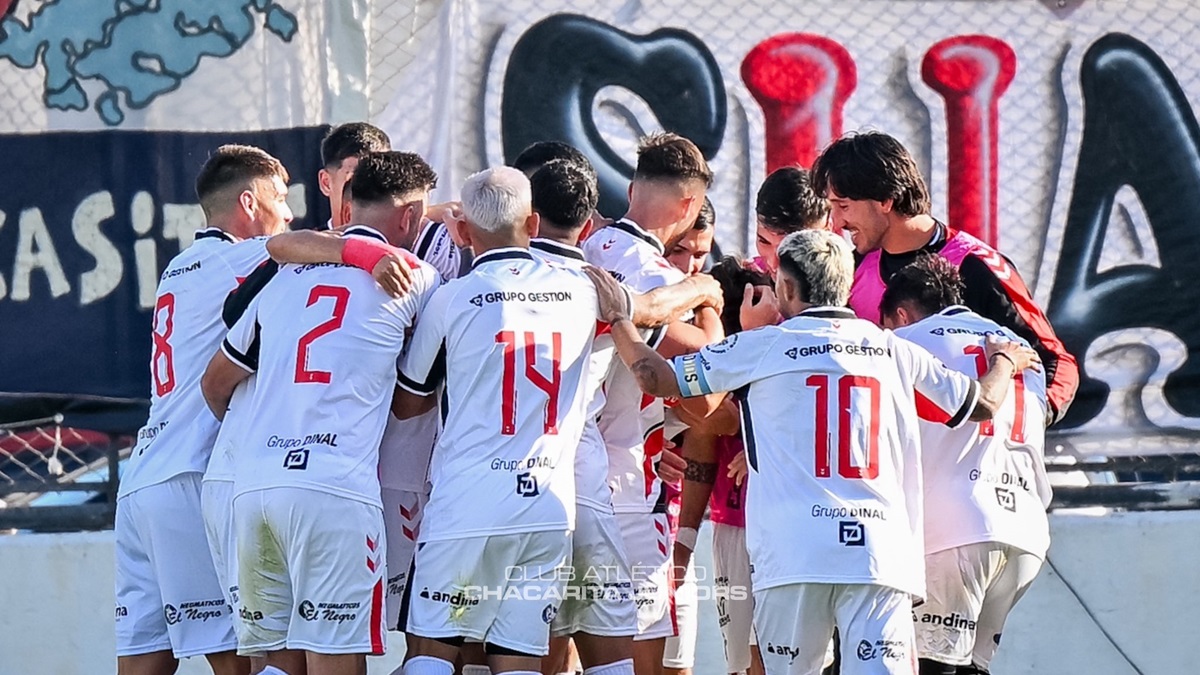 Chacarita le ganó un partidazo a Colón, lo dejó sin técnico y se ilusiona