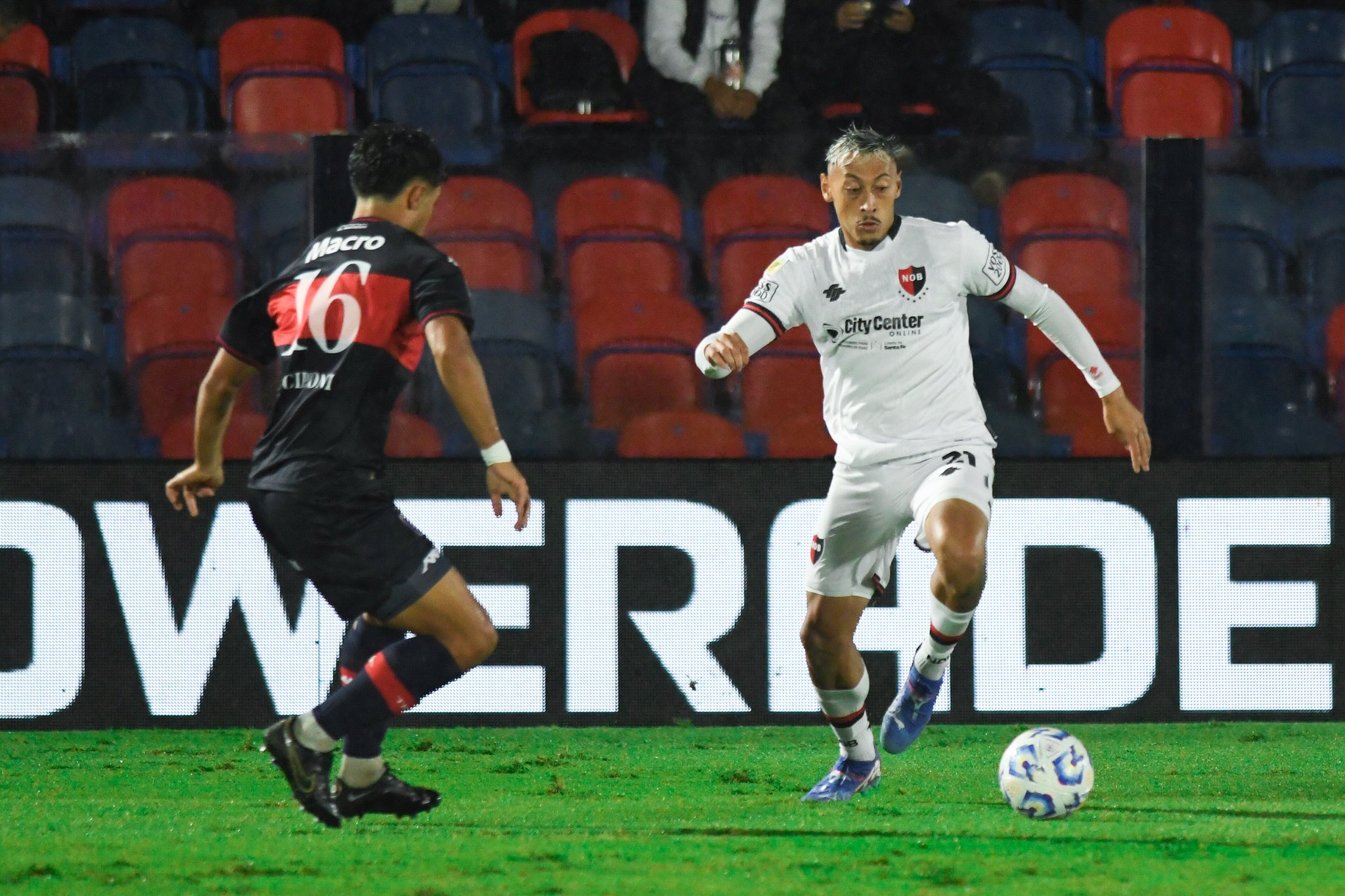 Tigre se topó con Keylor Navas y Newell´s extendió su buena racha