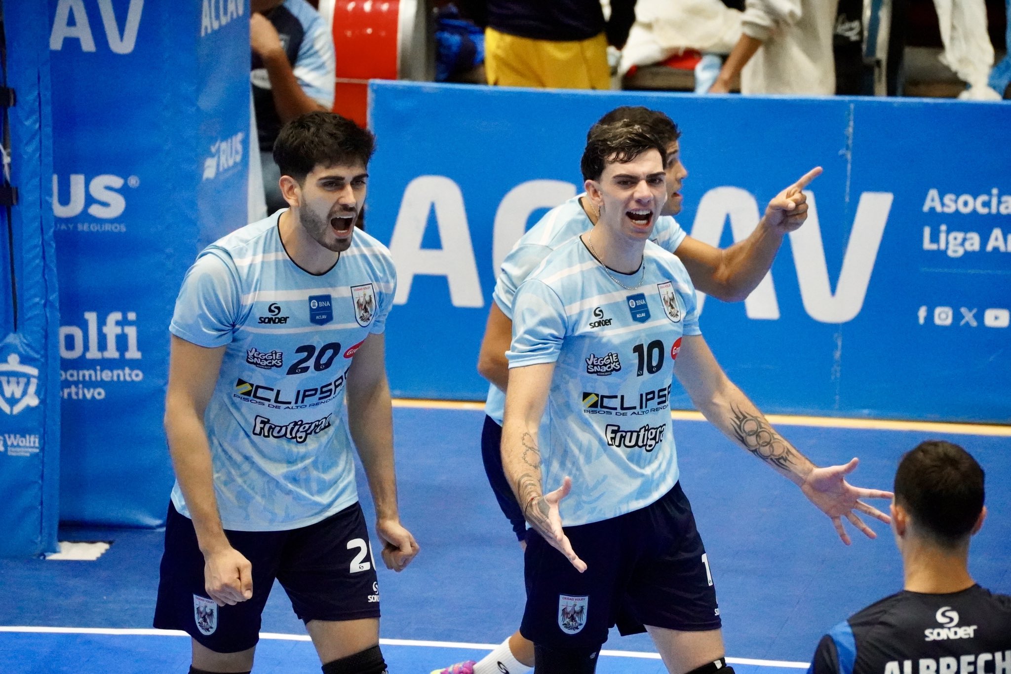 Vóley: Ciudad se quedó con el primer punto de la final