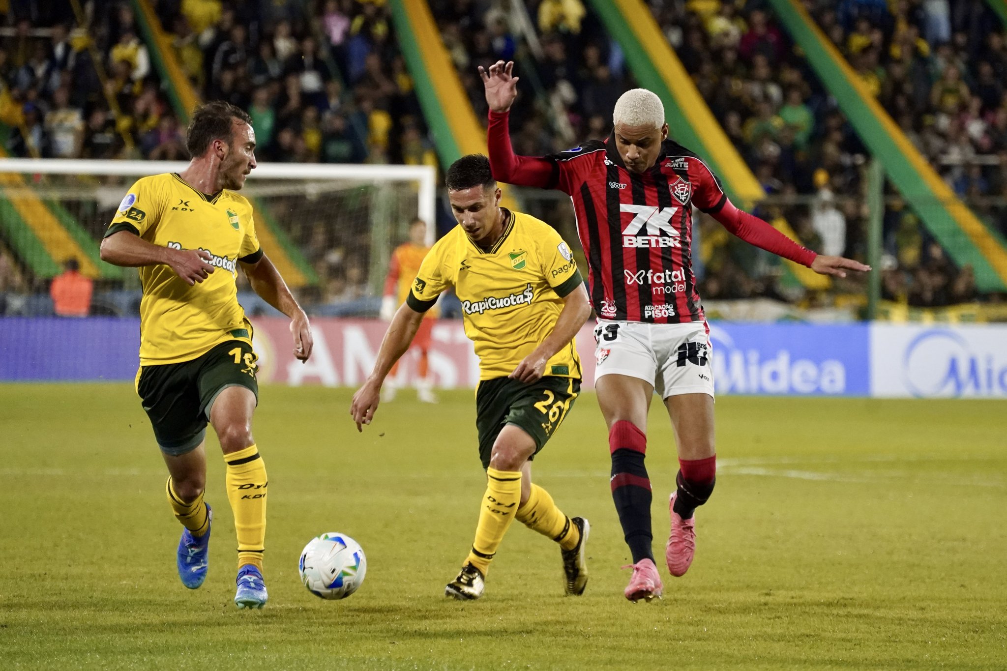 Defensa y Justicia y Vitoria igualaron y sumaron otro punto en Copa Sudamericana