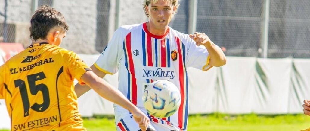 Santiago Maratea Santi Maratea debutó en la Reserva de Cole