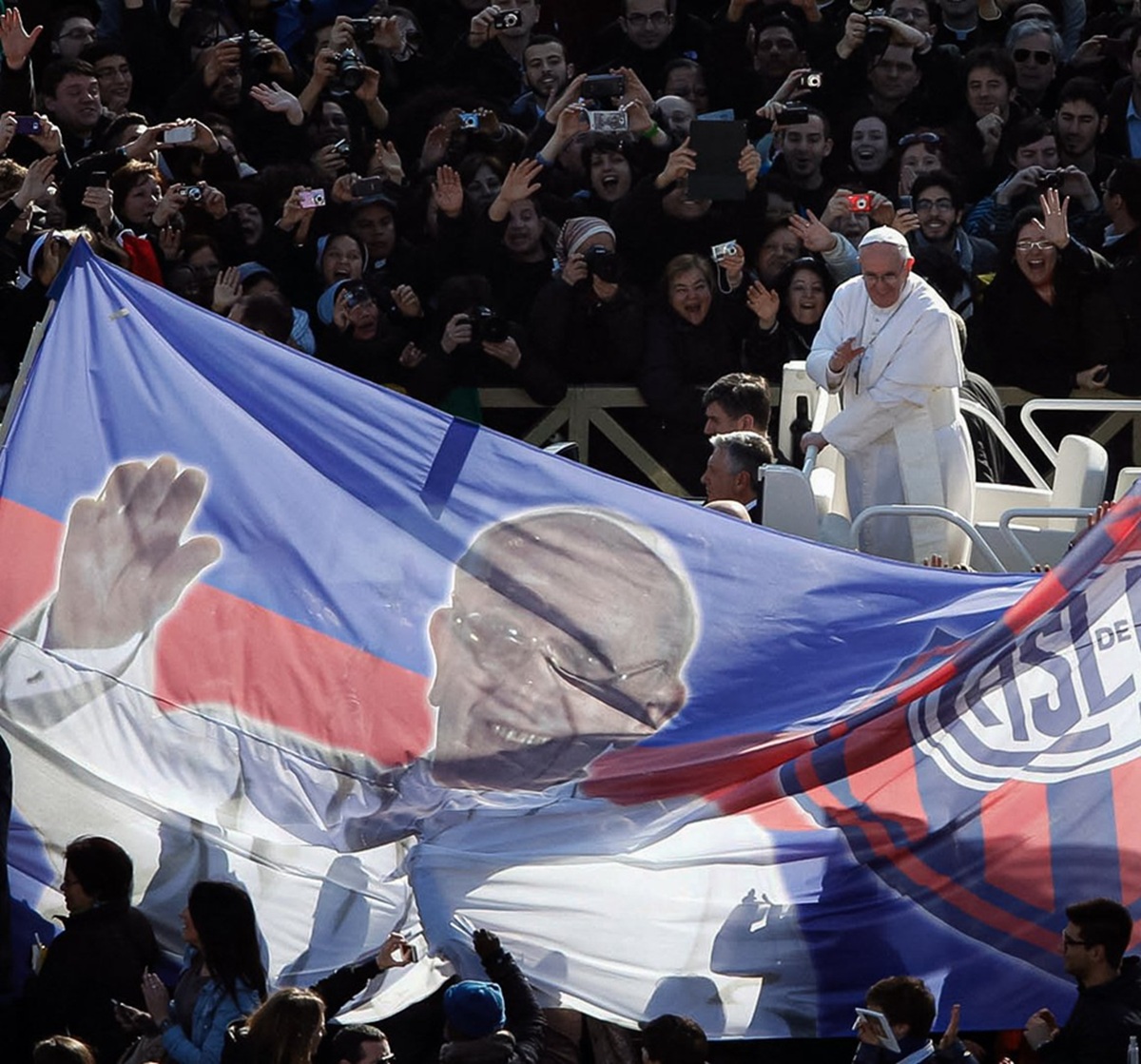 La sentida despedida de San Lorenzo al Papa Francisco: “Juntos por la eternidad”