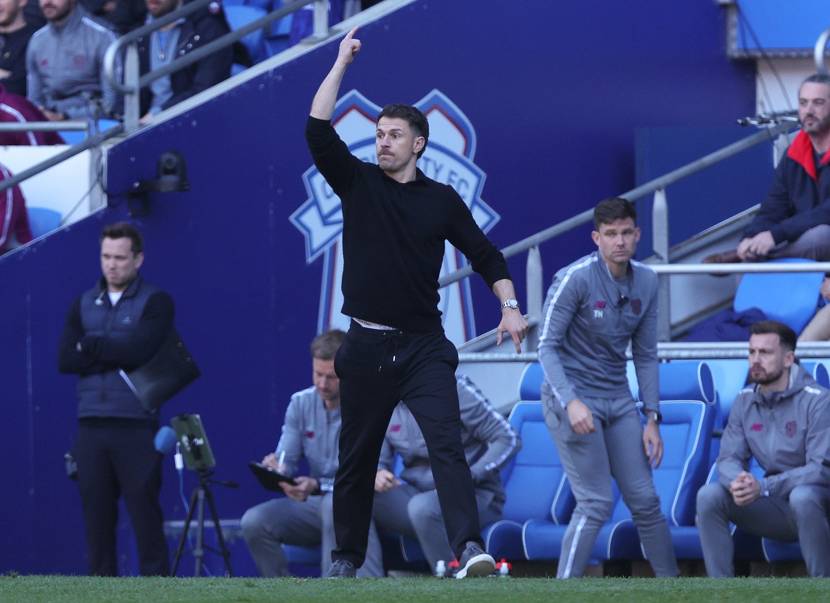 Aaron Ramsey, consumó su descenso a League One como jugador y entrenador del Cardiff