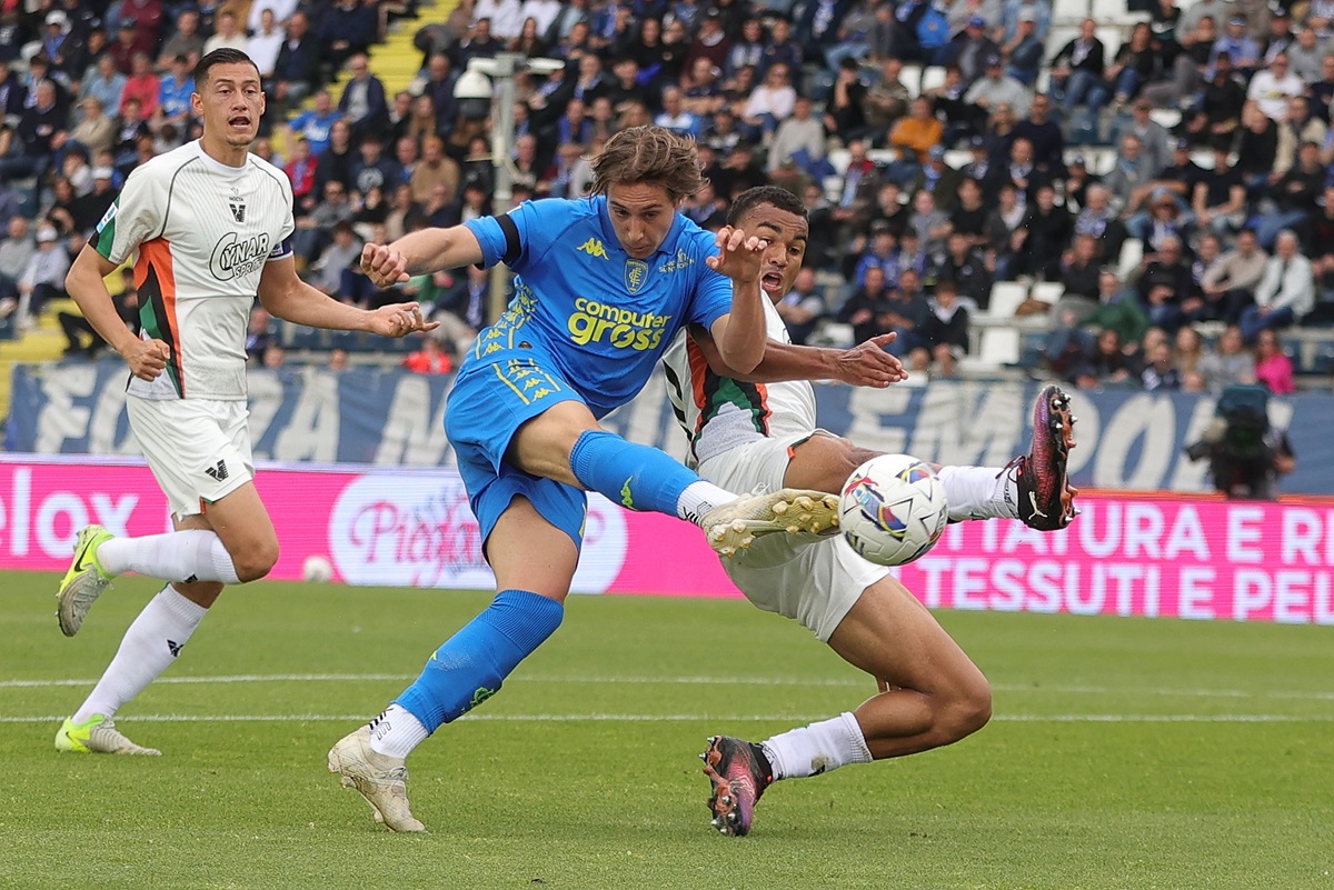 Empoli y Venezia empataron 2 a 2 para seguir en zona de descenso en Serie A
