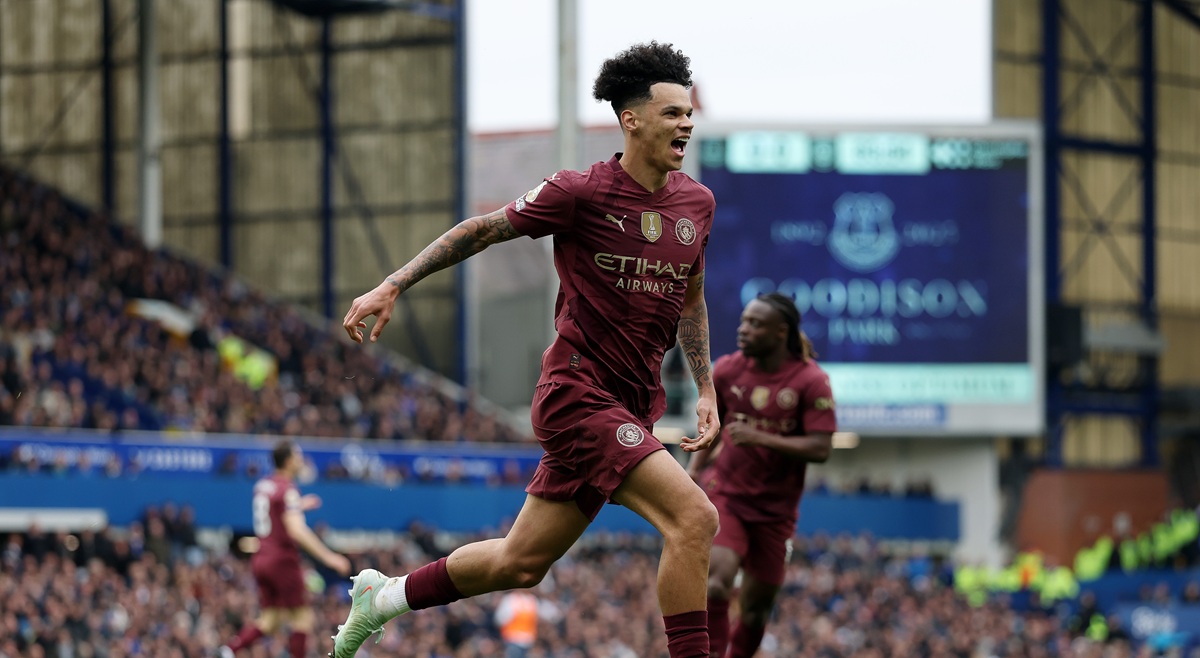 Manchester City sufrió pero logró un triunfo clave para acercarse a la Champions League