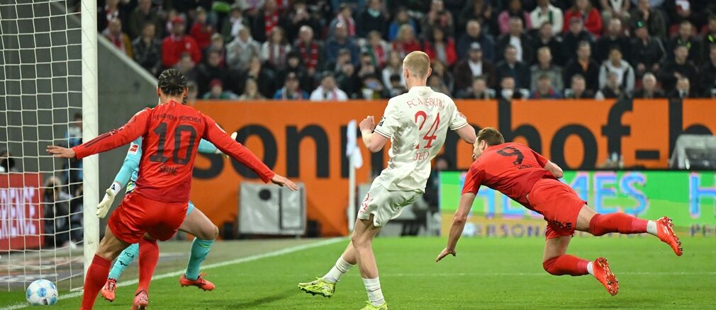FC Augsburg v FC Bayern München - Bundesliga