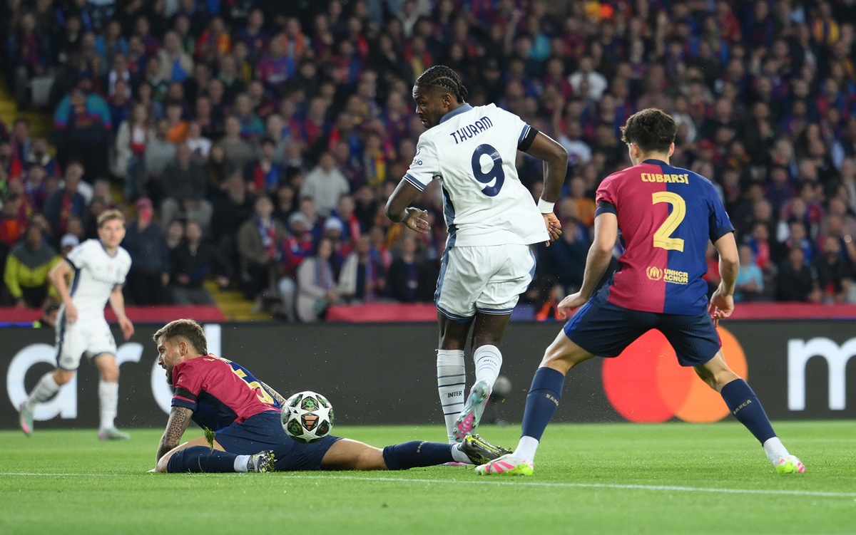 Thuram aventajó a Inter en Montjuic con increíble gol al minuto de juego