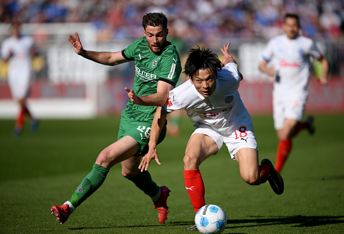 Holstein Kiel evitó por un rato el descenso con épico 4 a 3 ante el Gldabach