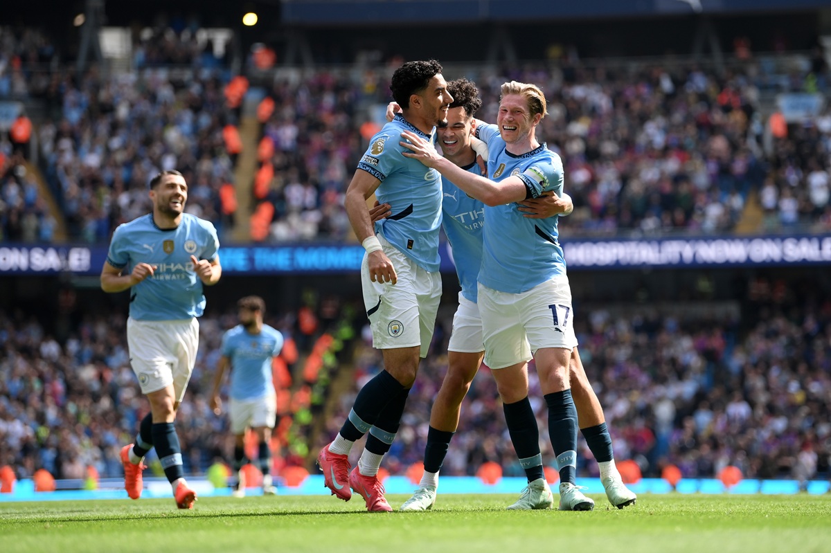 Manchester City remontó dos goles y dio una exhibición con triunfo 5-2 sobre Crystal Palace