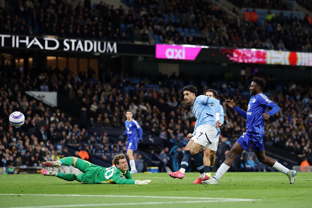 Omar Marmoush aprovechó un horror del Leicester y marcó su sexto gol en el Manchester City