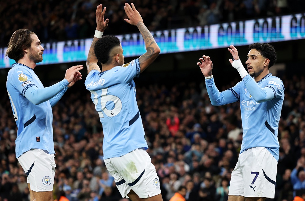 Manchester City revivió ante el Leicester y volvió a puestos de Champions en la Premier League