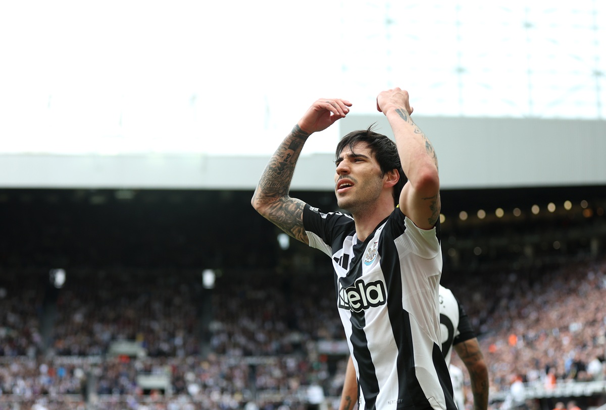 Tonali celebró 50 partidos en Newcastle con gol a Manchester United