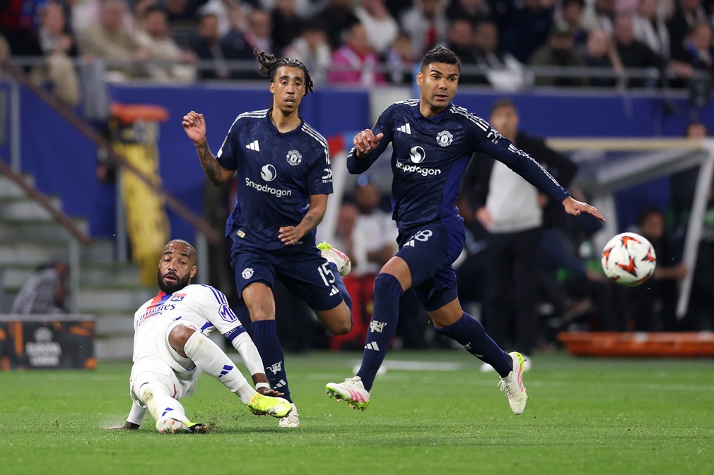 Lyon le quitó el dulce a Manchester United: vibrante final con empate 2-2