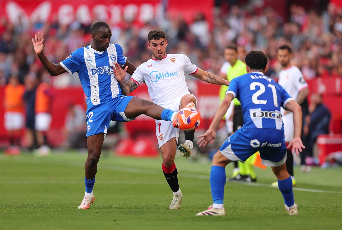 Alavés empató en Sevilla y sigue firme en su lucha por la permanencia