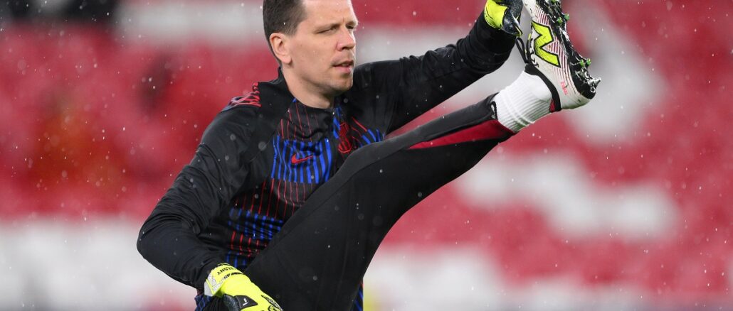 SL Benfica v FC Barcelona - UEFA Champions League 2024/25 Round of 16 First Leg Szczesny