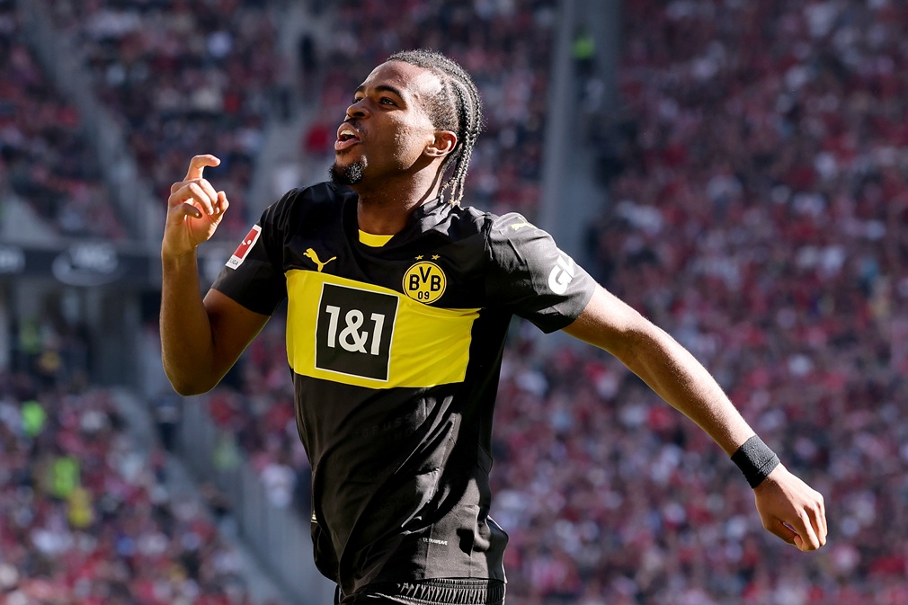 Chukwuemeka marcó su primer gol para Borussia Dortmund