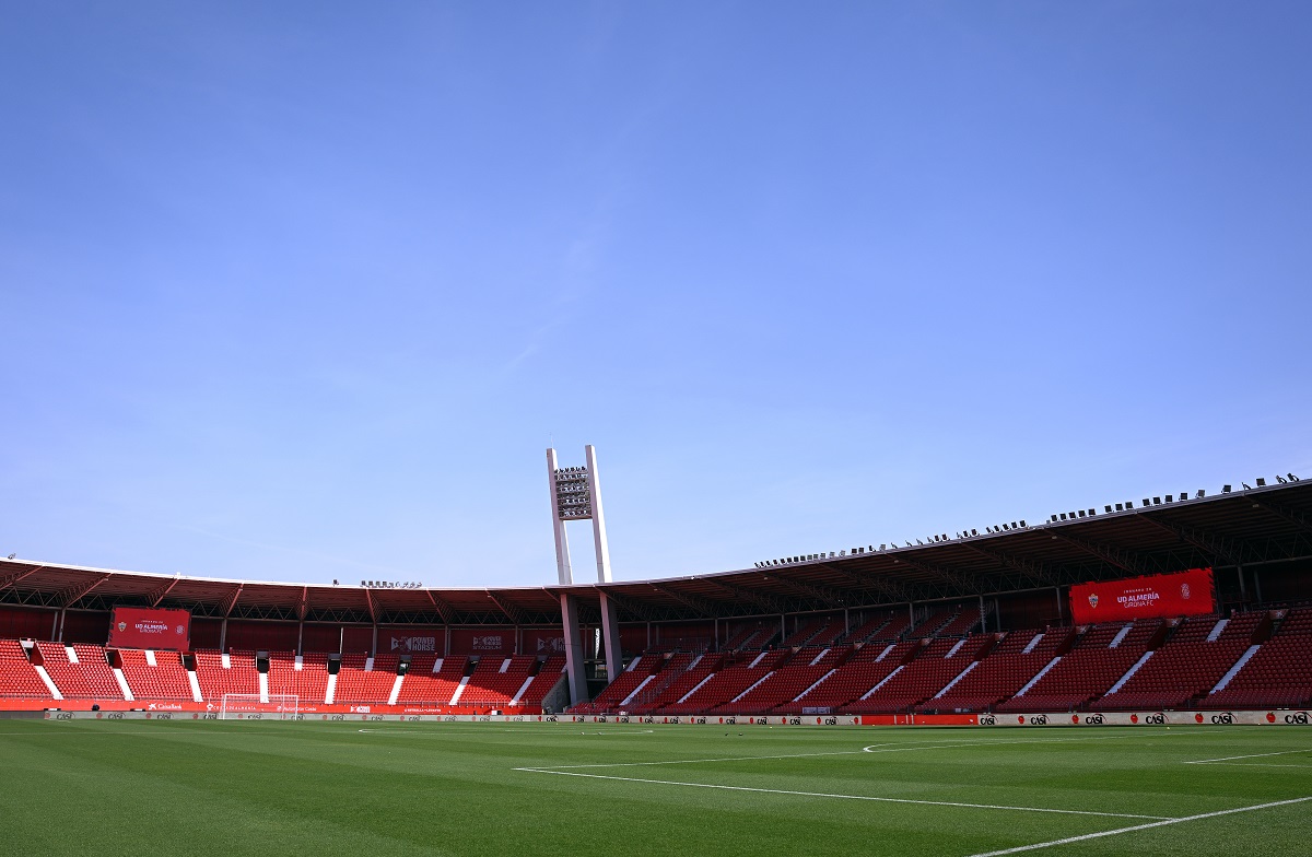 Peligra el partido entre Almería y Racing de Ferrol por el apagón eléctrico en toda España