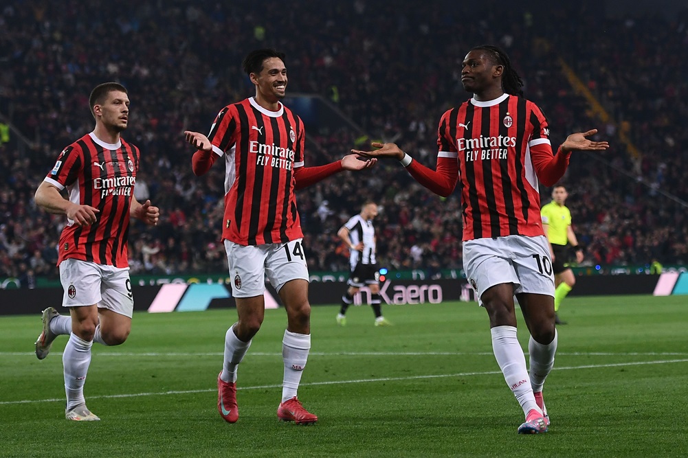 Milan goleó 4 a 0 al Udinese y quiere pelear por un boleto internacional en 2025