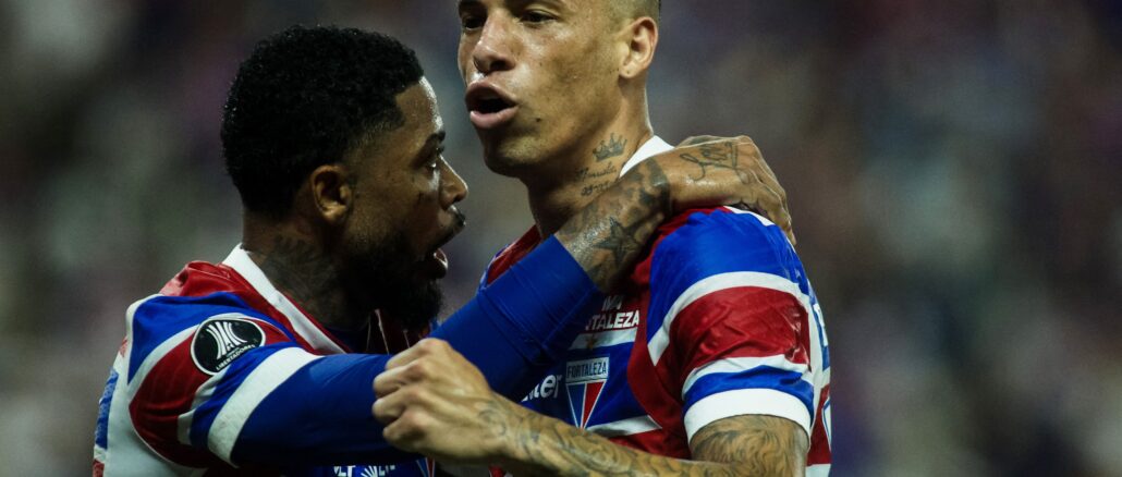 Fortaleza goleó a Colo Colo