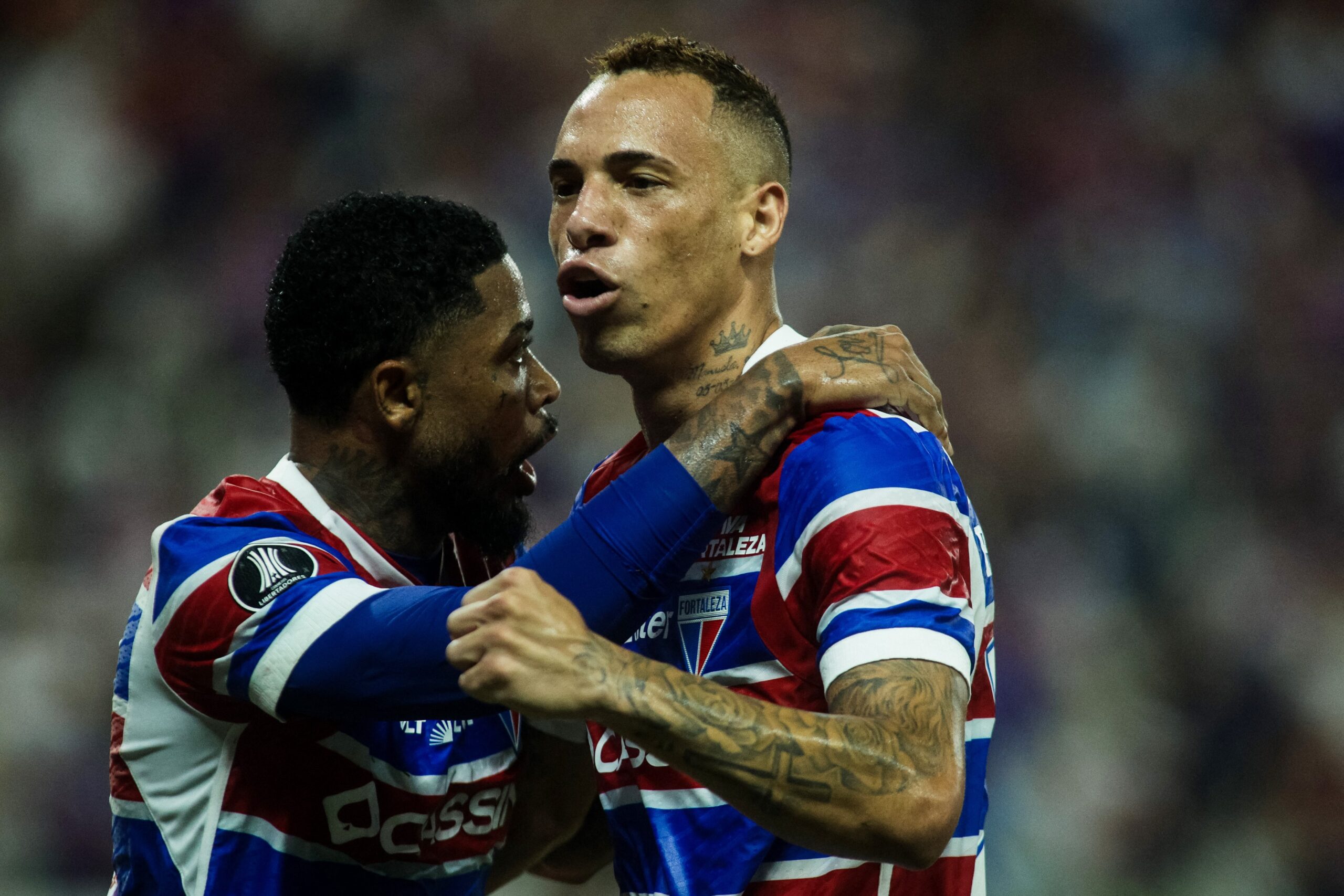 Fortaleza goleó a Colo Colo