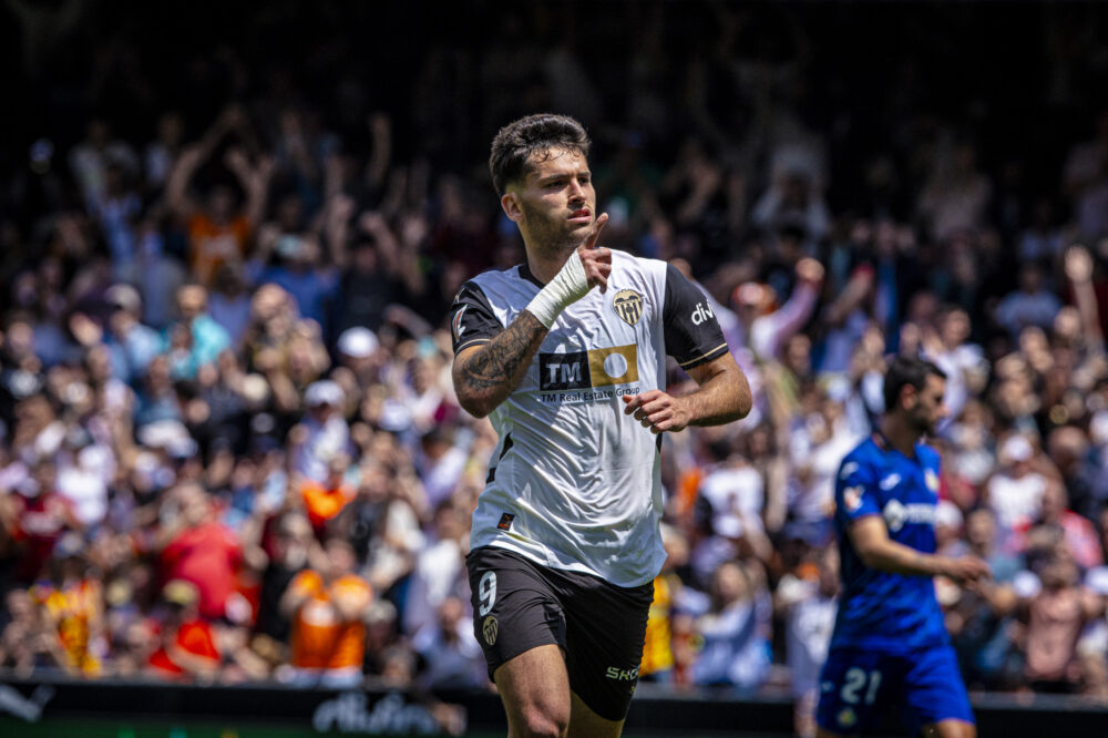 Al Valencia le salieron todas y goleó al Getafe para alimentar su sueño europeo