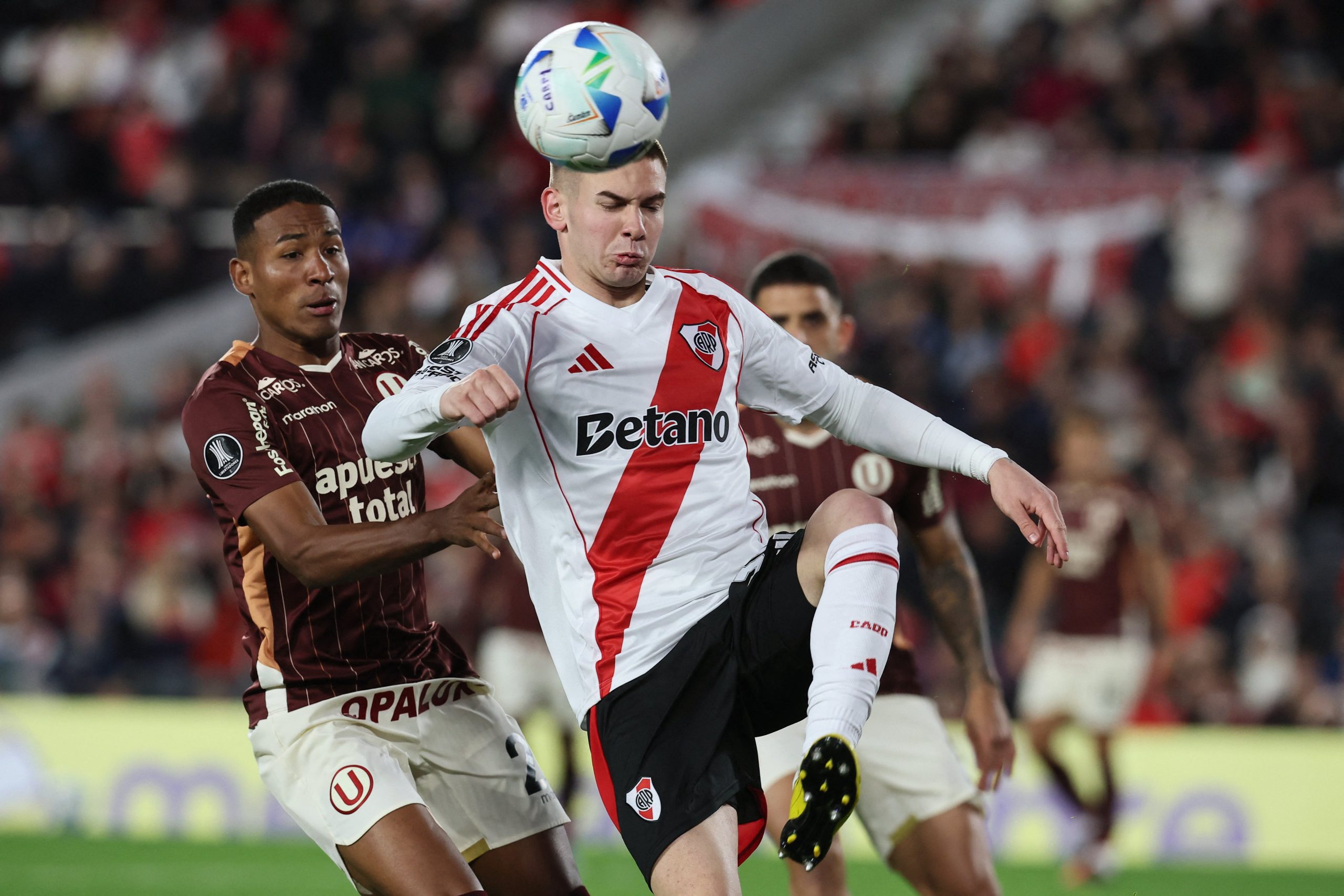 River cerró el grupo ante Universitario