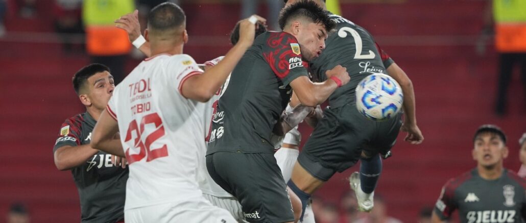 Otra vez terminó caliente un partido entre Barracas Central y Huracán