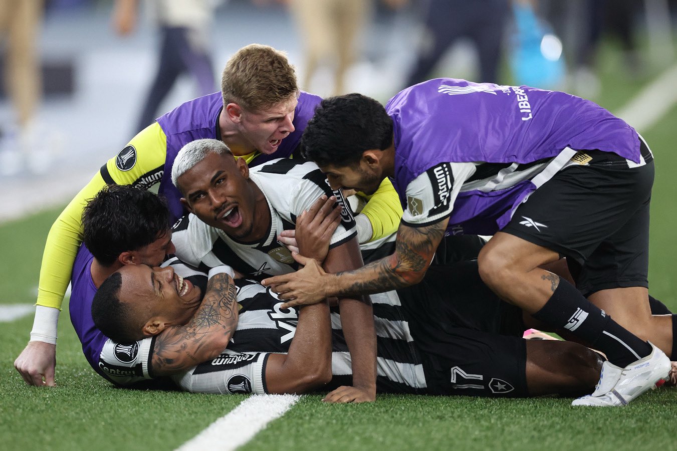 El campeón sigue: Botafogo derrotó a U de Chile y se metió en los octavos de final