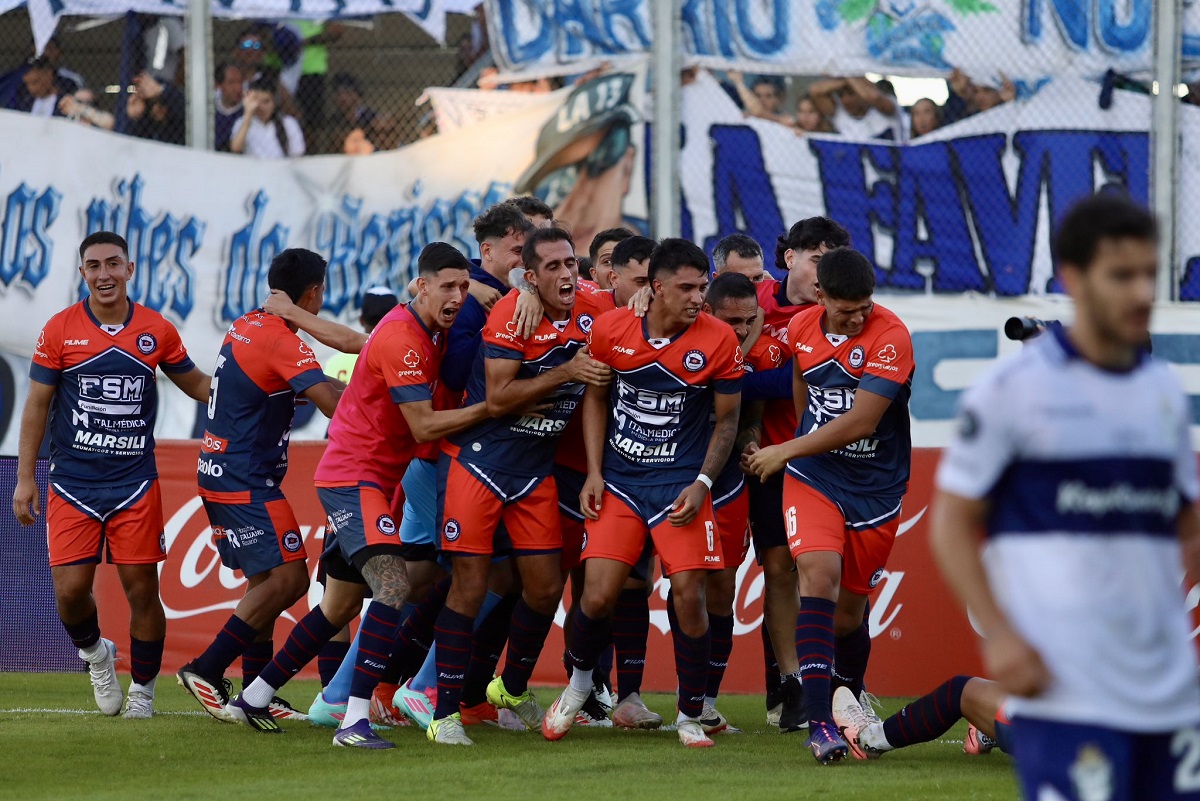 Central Córdoba de Rosario dio otro batacazo en Copa Argentina: eliminó por penales a Gimnasia