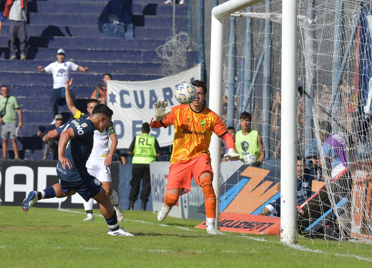 Defensa no pudo con Independiente Rivadavia y se quedó afuera