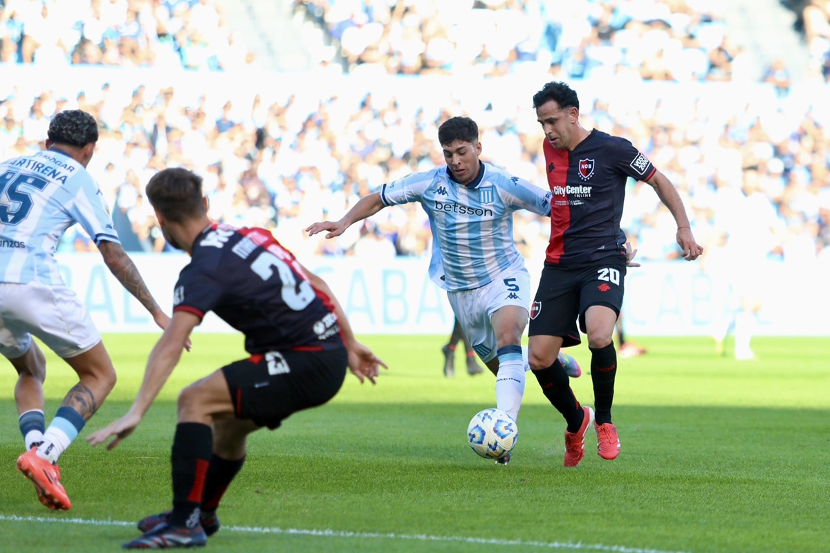 Racing ganó 1 a 0 y dejó afuera de los playoffs a Newell’s