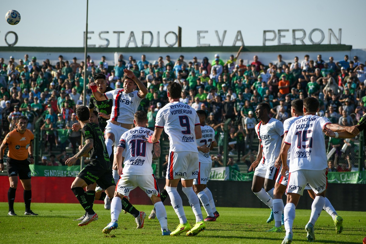 Sarmiento y San Lorenzo empataron 1 a 1 con dos goles en contra