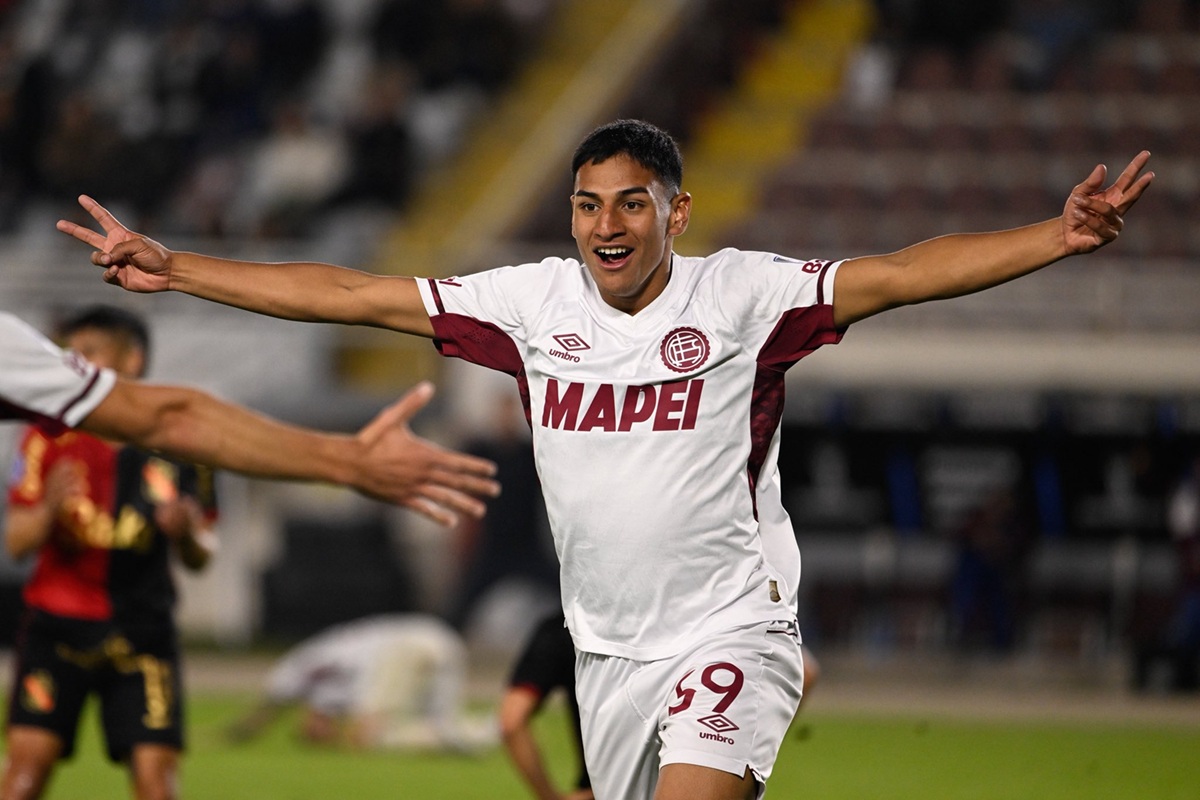 Lanús ganó en Arequipa