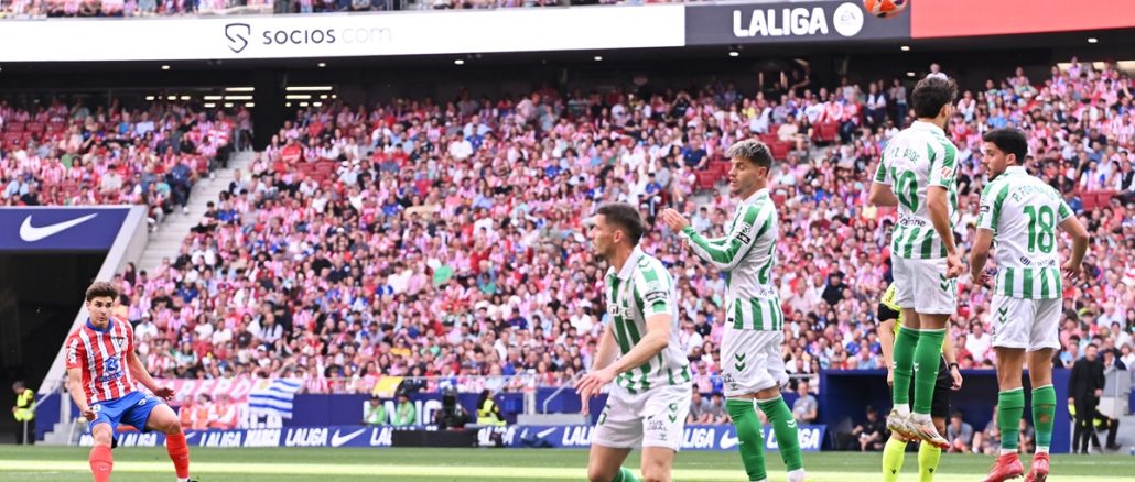 Golazo de Julián Álvarez que ya lleva 28 goles en 53 partidos con Atlético Madrid. Le marcó a 12 de 19 equipos en La Liga
