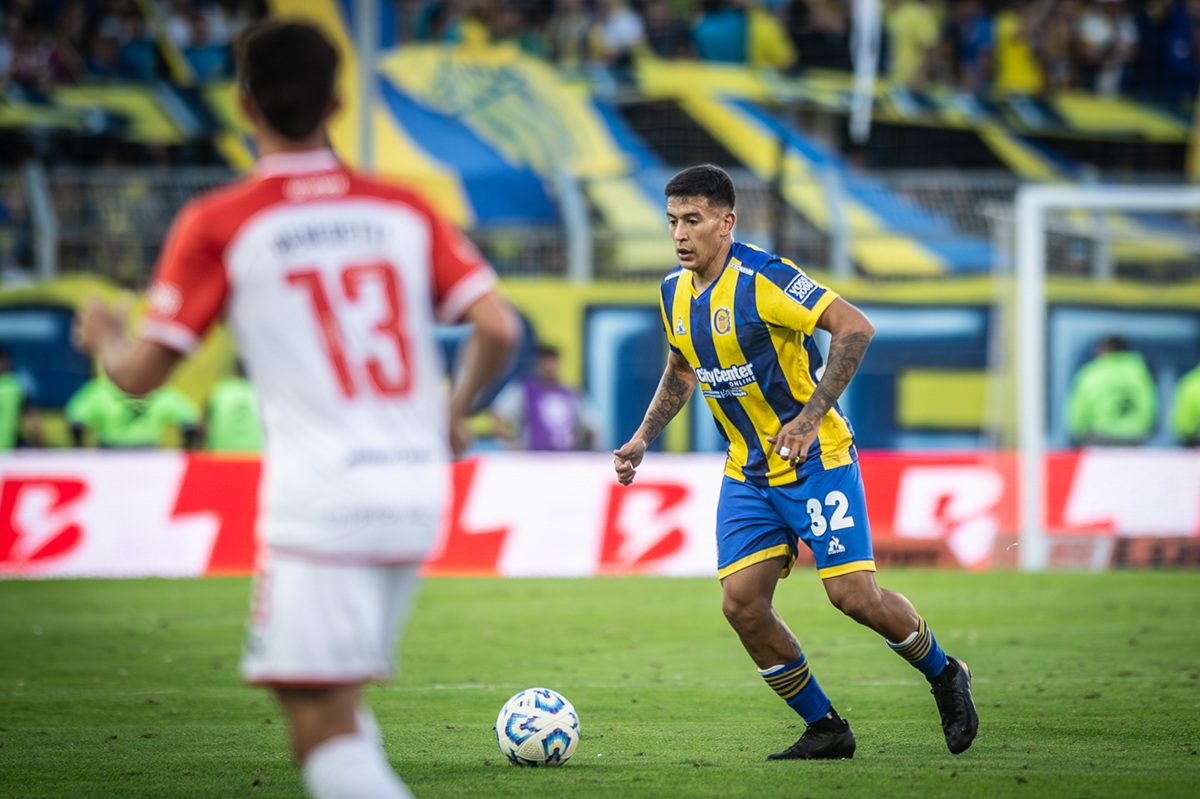 Rosario Central avanzó agónicamente con ajustado triunfo sobre Estudiantes