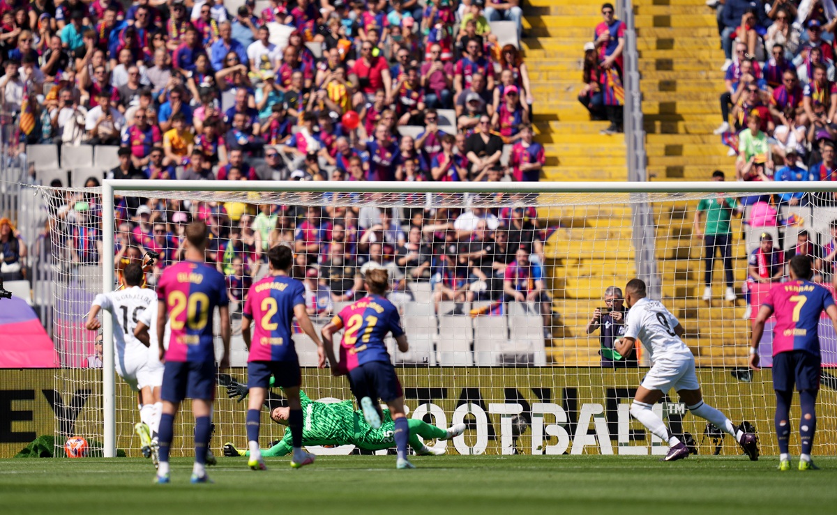 Mbappé marcó ante Barcelona