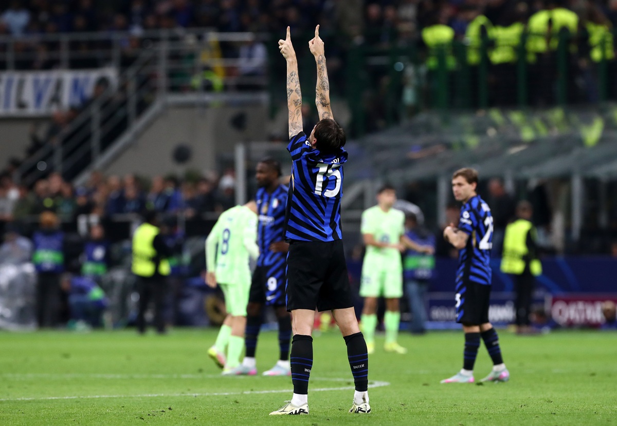 Acerbi estiró la definición en inolvidable semifinal: Inter y Barcelona a prórroga