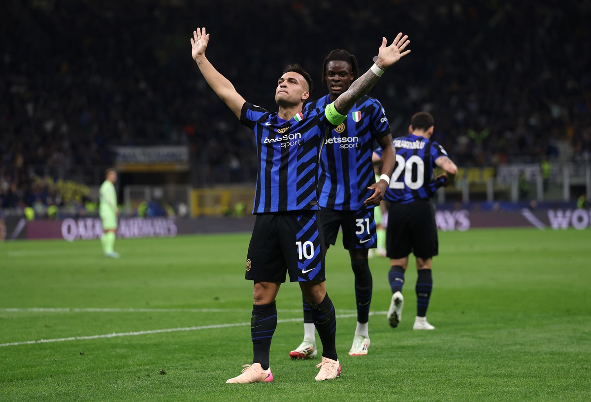 Lautaro Martínez volvió con todo y puso el 1 a 0 de Inter sobre Barcelona