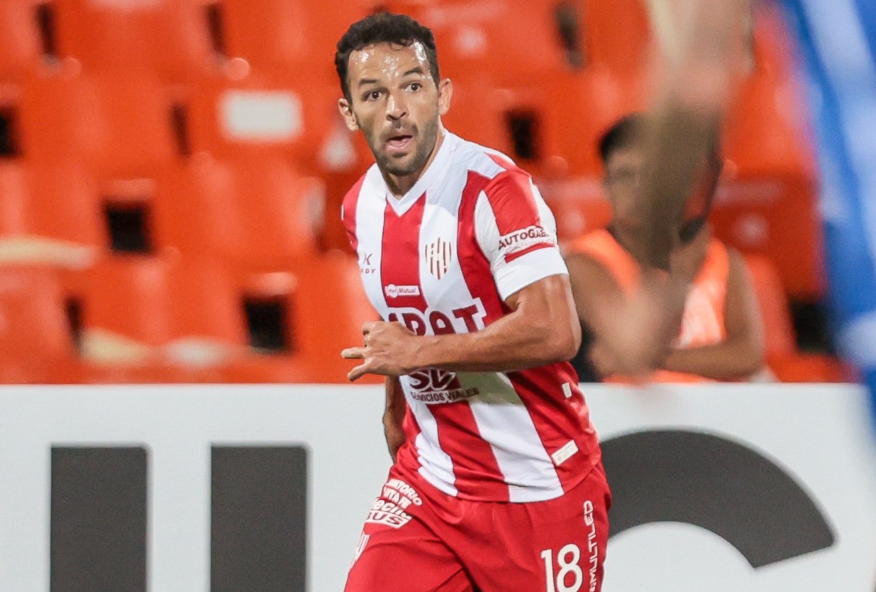 Lucas Gamba metió un golazo de cabeza para adelantar a Unión ante Palestino