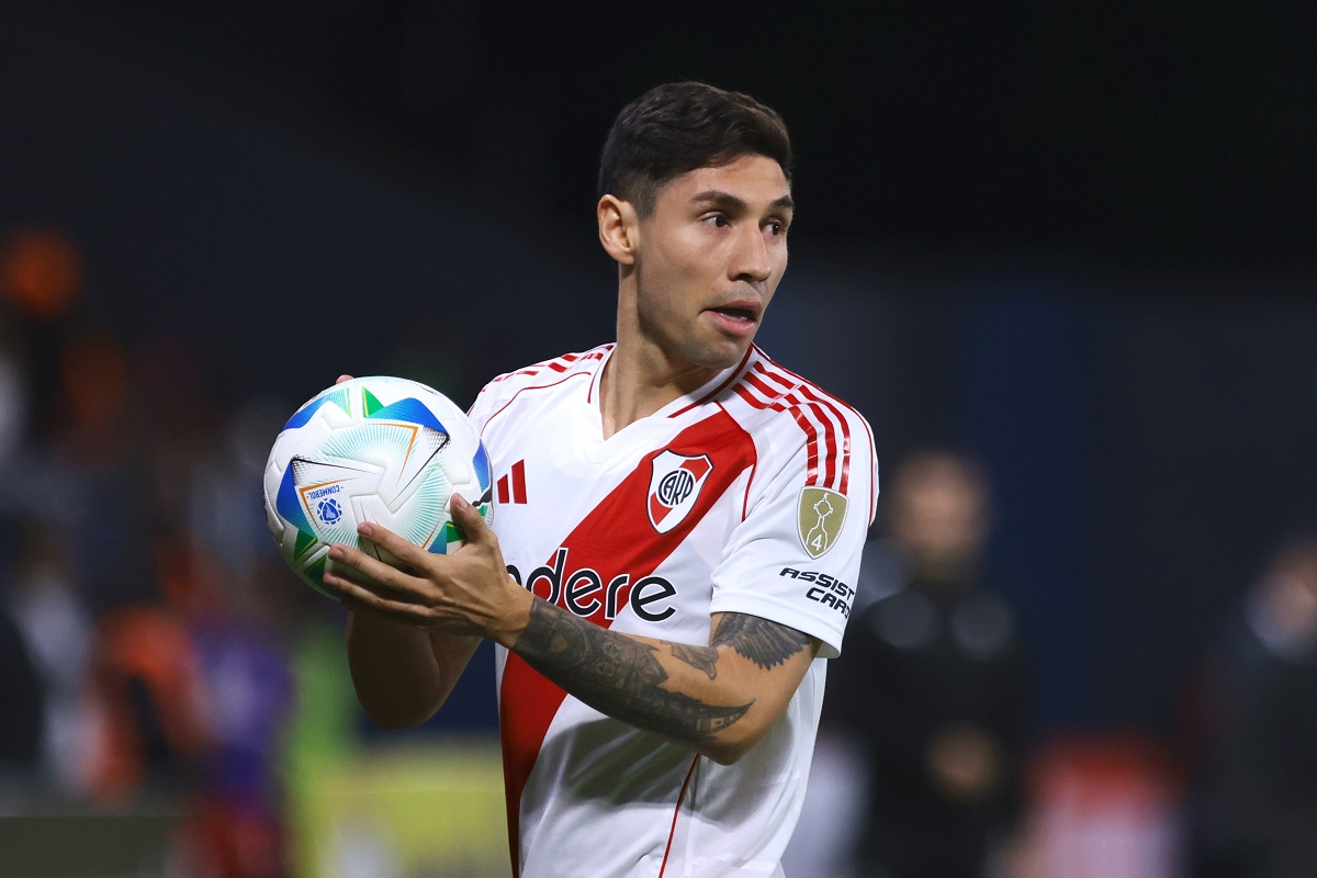 Gonzalo Montiel se retiró lesionado en River en el partido ante Barracas Central.