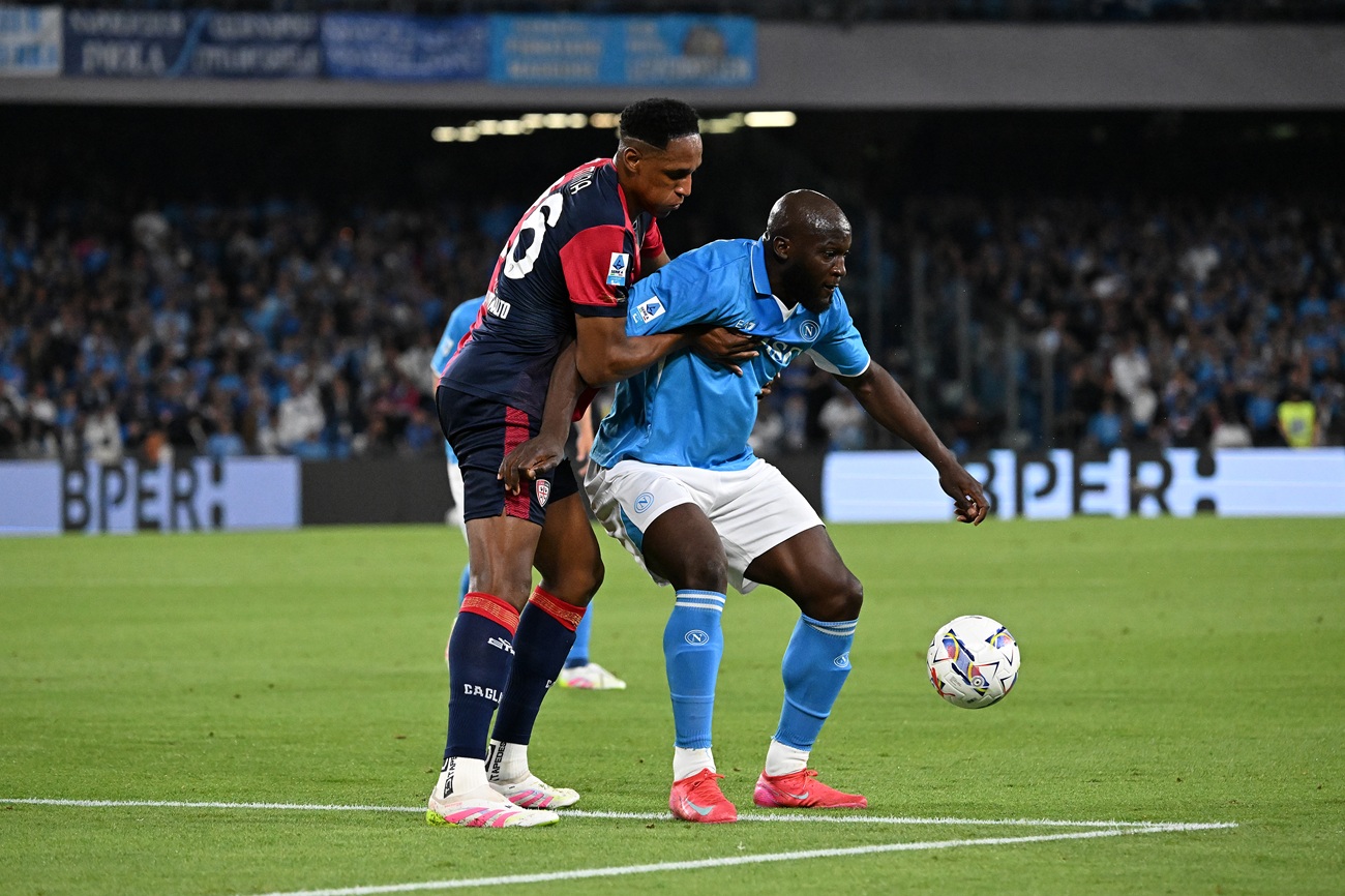 Lukaku marcó y Napoli quedó al borde del Scudetto