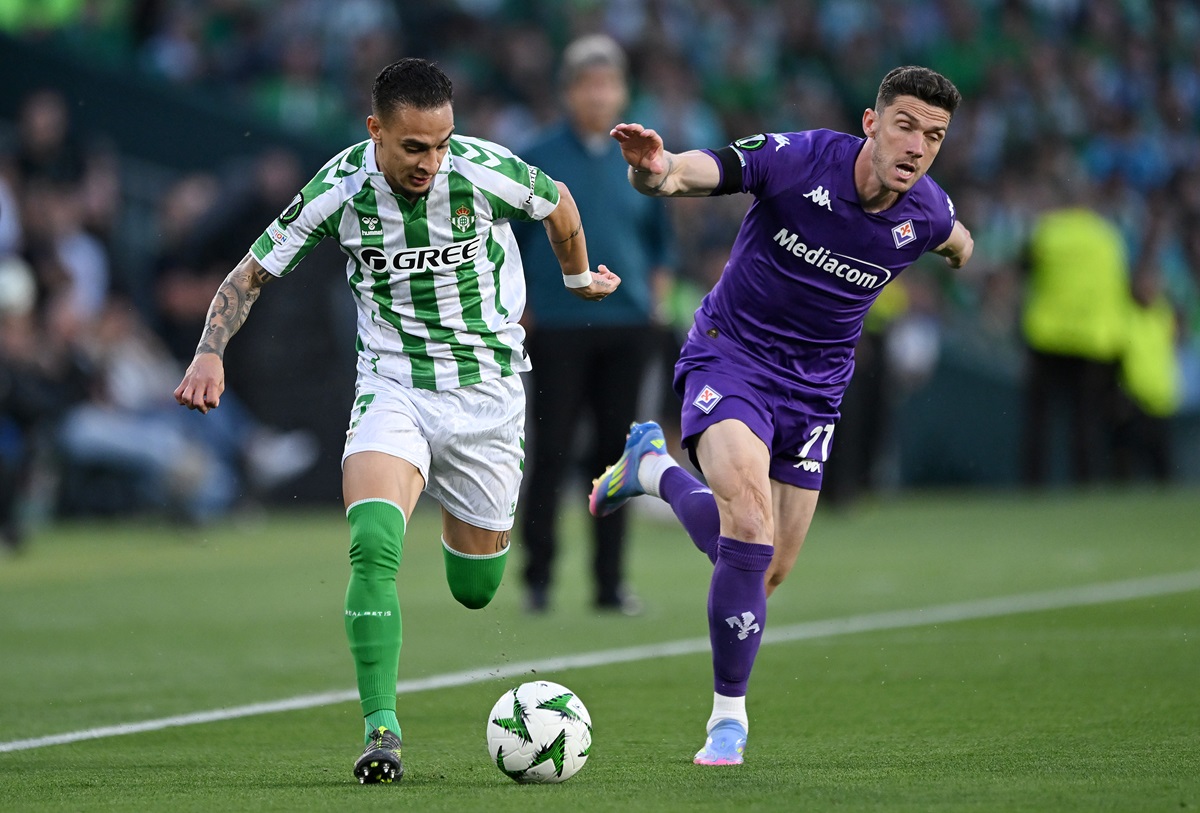 Golazo de Antony para Betis ante Fiorentina por Conference League
