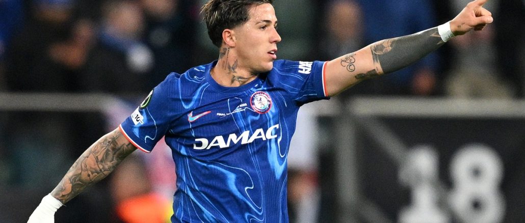 Enzo Fernández celebra su gol Enzo Fernández empató la final